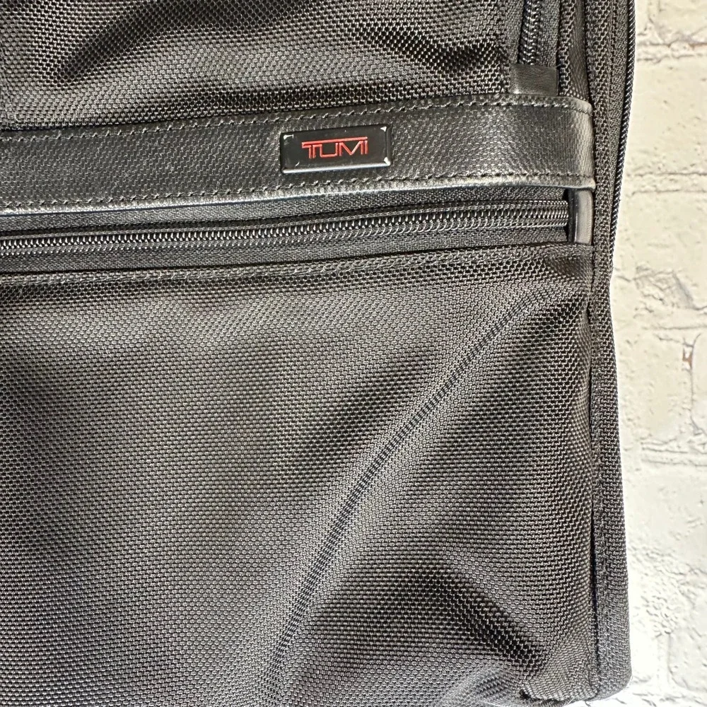 Tumi Alpha 2 Business Briefcase Black Ballistic Nylon Slim Laptop Bag 26110D2